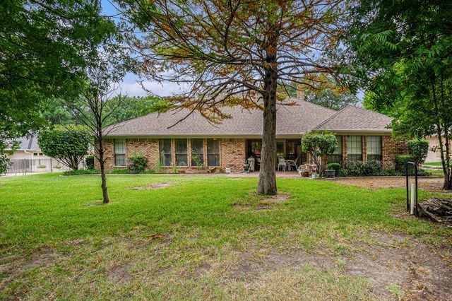 3805 Snow Creek Drive, Fort Worth, TX 76008