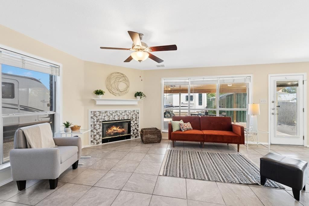 7201 Proud Panda DR, Del Valle, TX 78617