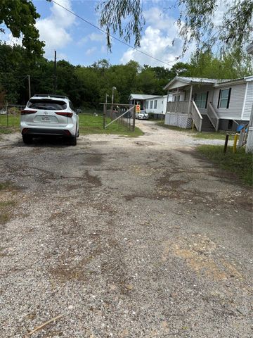 4915 Apache Ln Lane 2, Crosby, TX 77532