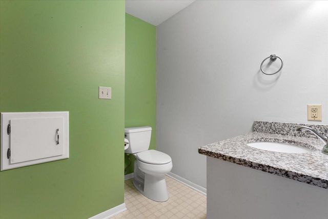 W162N10591 Auburn LANE, Germantown, WI 53022