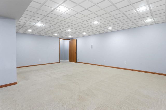 W162N10591 Auburn LANE, Germantown, WI 53022