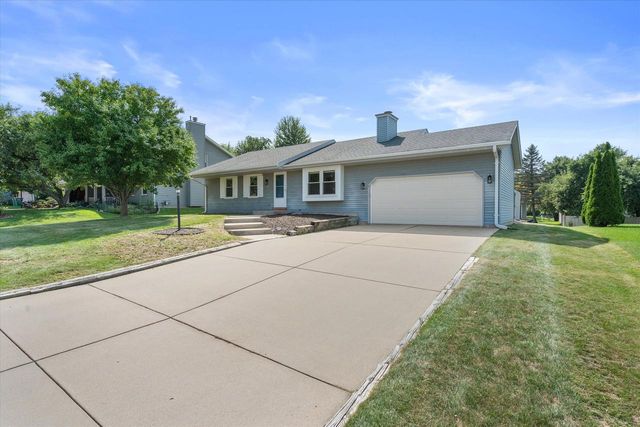 W162N10591 Auburn LANE, Germantown, WI 53022