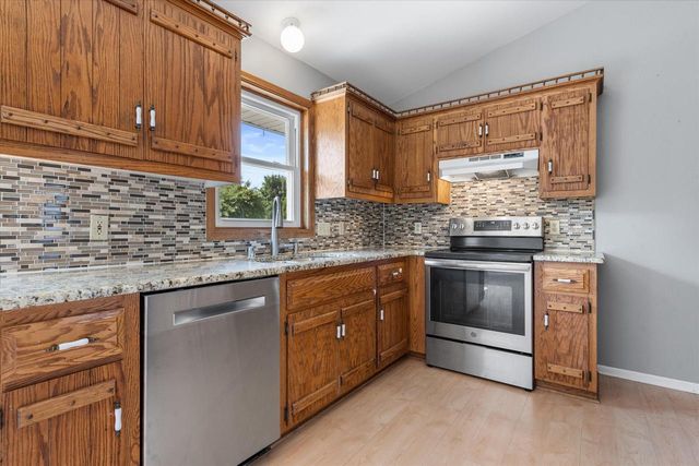 W162N10591 Auburn LANE, Germantown, WI 53022