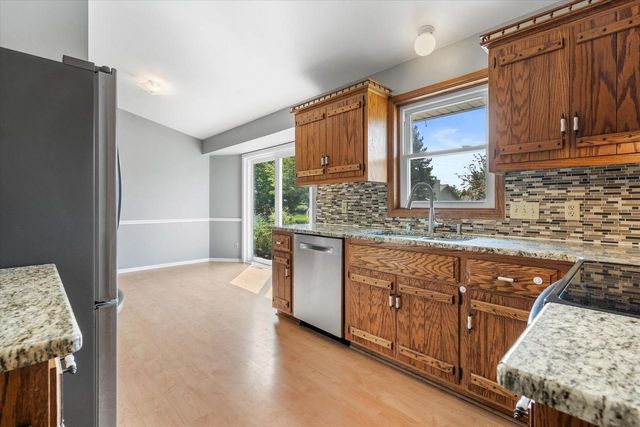 W162N10591 Auburn LANE, Germantown, WI 53022