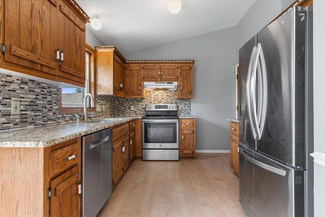 W162N10591 Auburn LANE, Germantown, WI 53022