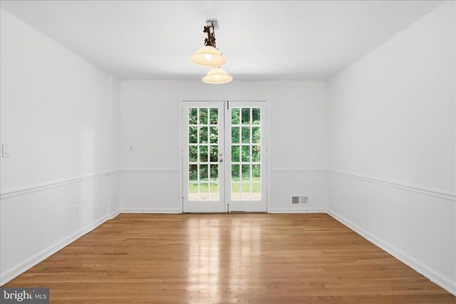 18 BENTANA WAY, Rockville, MD 20850