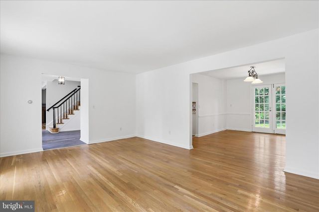 18 BENTANA WAY, Rockville, MD 20850