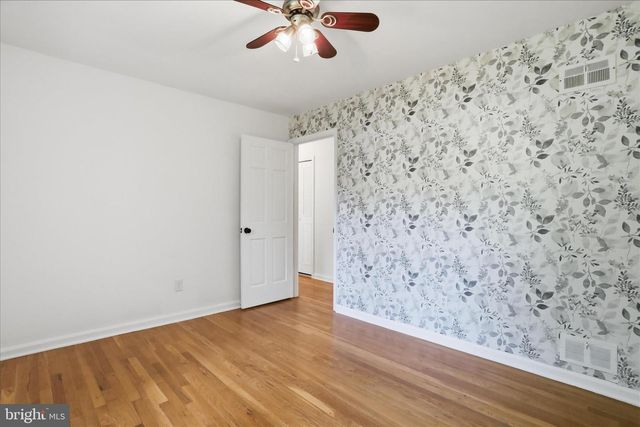 18 BENTANA WAY, Rockville, MD 20850