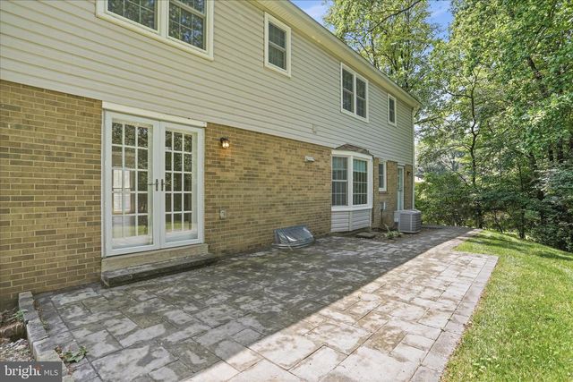 18 BENTANA WAY, Rockville, MD 20850