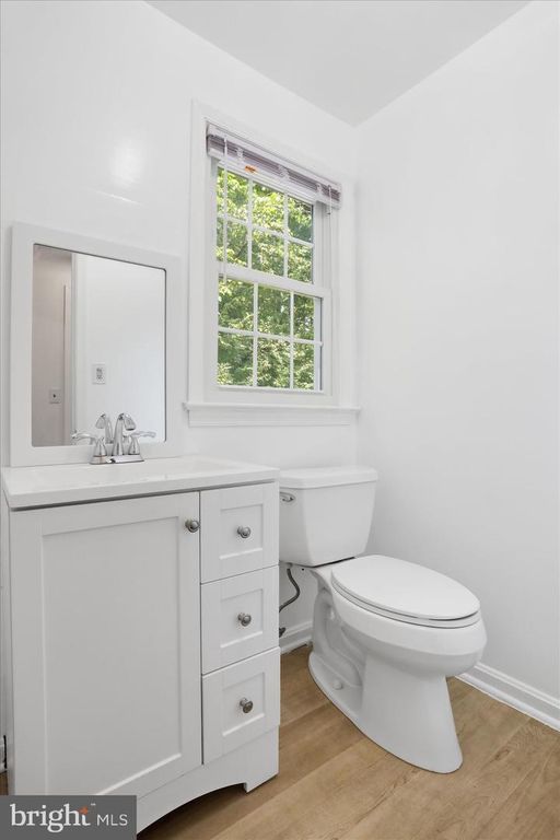 Image 12 of property listing at 18 BENTANA WAY, Rockville, MD 20850