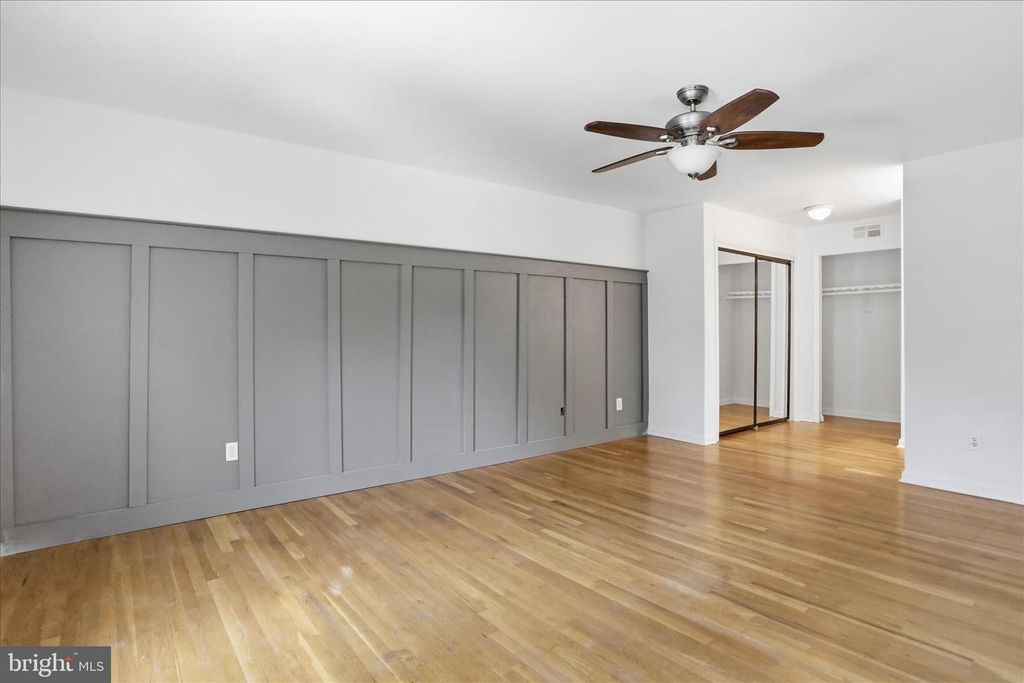 Image 23 of property listing at 18 BENTANA WAY, Rockville, MD 20850