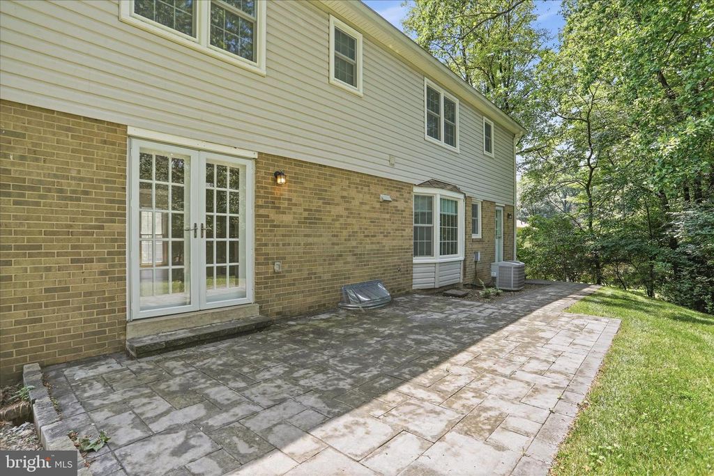 Image 40 of property listing at 18 BENTANA WAY, Rockville, MD 20850