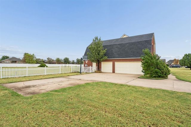 2513 NW 177th Street, Edmond, OK 73012