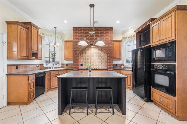 2513 NW 177th Street, Edmond, OK 73012