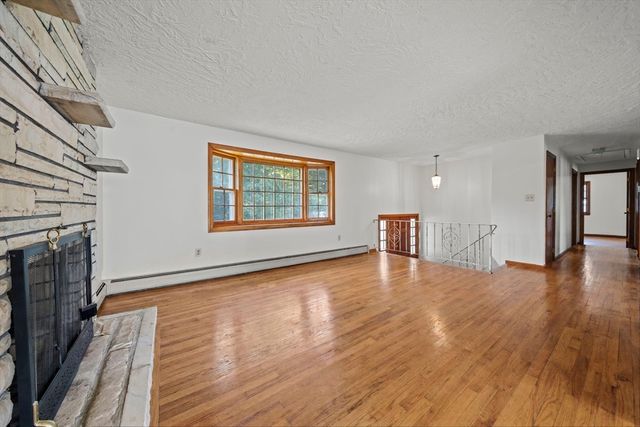 8 Main St, Wilmington, MA 01887