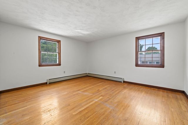 8 Main St, Wilmington, MA 01887