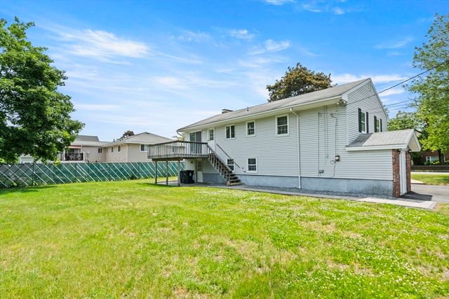 8 Main St, Wilmington, MA 01887