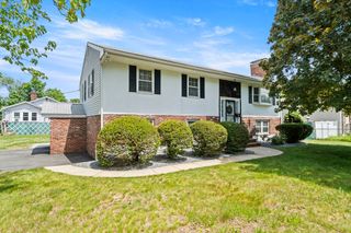 8 Main St, Wilmington, MA 01887