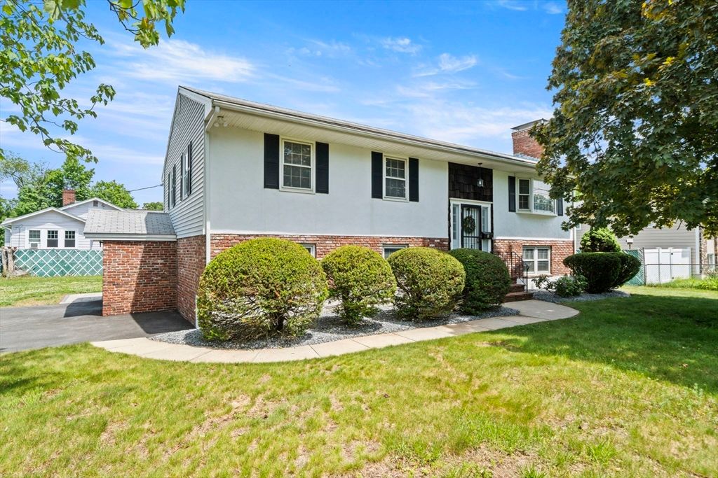 8 Main St, Wilmington, MA 01887