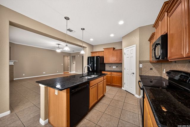 204 VALLEY FRG, Pleasanton, TX 78064