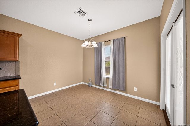 204 VALLEY FRG, Pleasanton, TX 78064