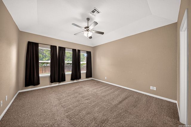 204 VALLEY FRG, Pleasanton, TX 78064