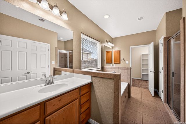204 VALLEY FRG, Pleasanton, TX 78064