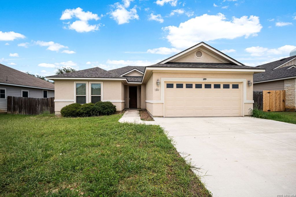 204 VALLEY FRG, Pleasanton, TX 78064