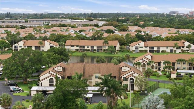 8382 Charter Club CIR 4, Fort Myers, FL 33919