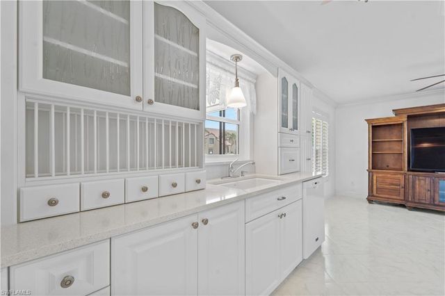 8382 Charter Club CIR 4, Fort Myers, FL 33919