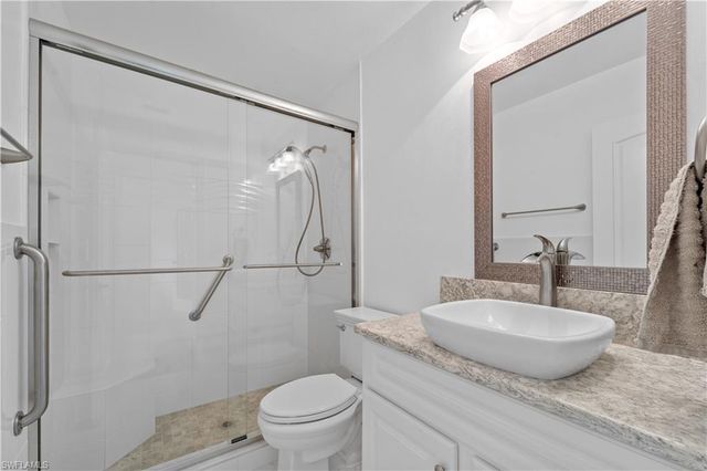 8382 Charter Club CIR 4, Fort Myers, FL 33919
