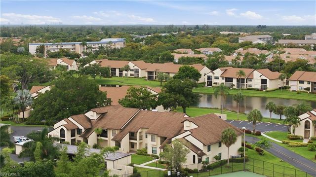8382 Charter Club CIR 4, Fort Myers, FL 33919