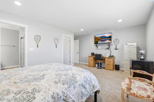 3902 W Snow Ln, Benton City, WA 99320