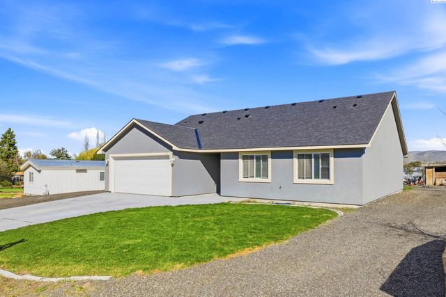 3902 W Snow Ln, Benton City, WA 99320