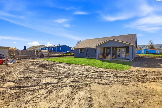 3902 W Snow Ln, Benton City, WA 99320