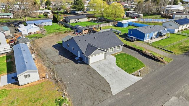 3902 W Snow Ln, Benton City, WA 99320