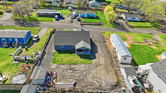 3902 W Snow Ln, Benton City, WA 99320