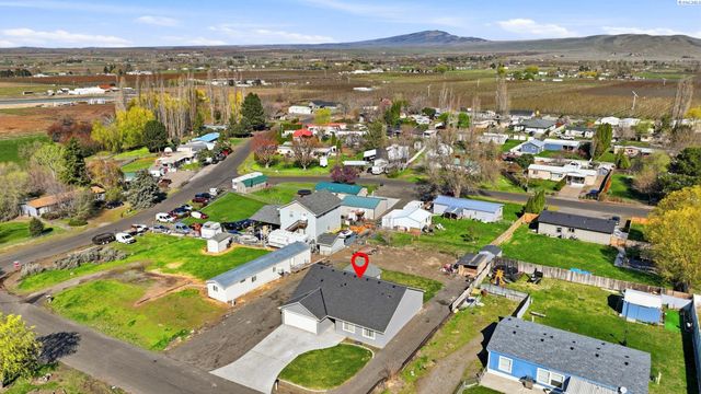 3902 W Snow Ln, Benton City, WA 99320