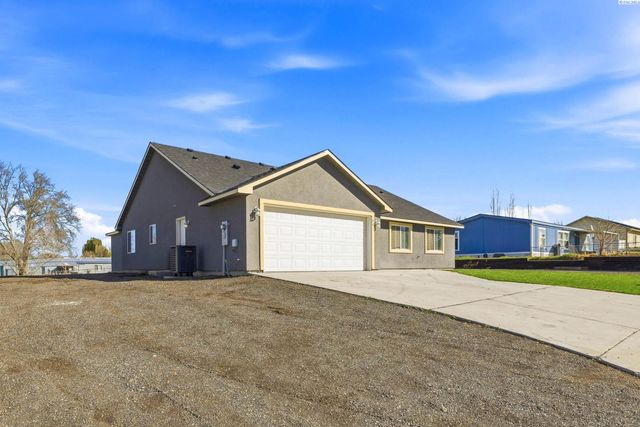3902 W Snow Ln, Benton City, WA 99320