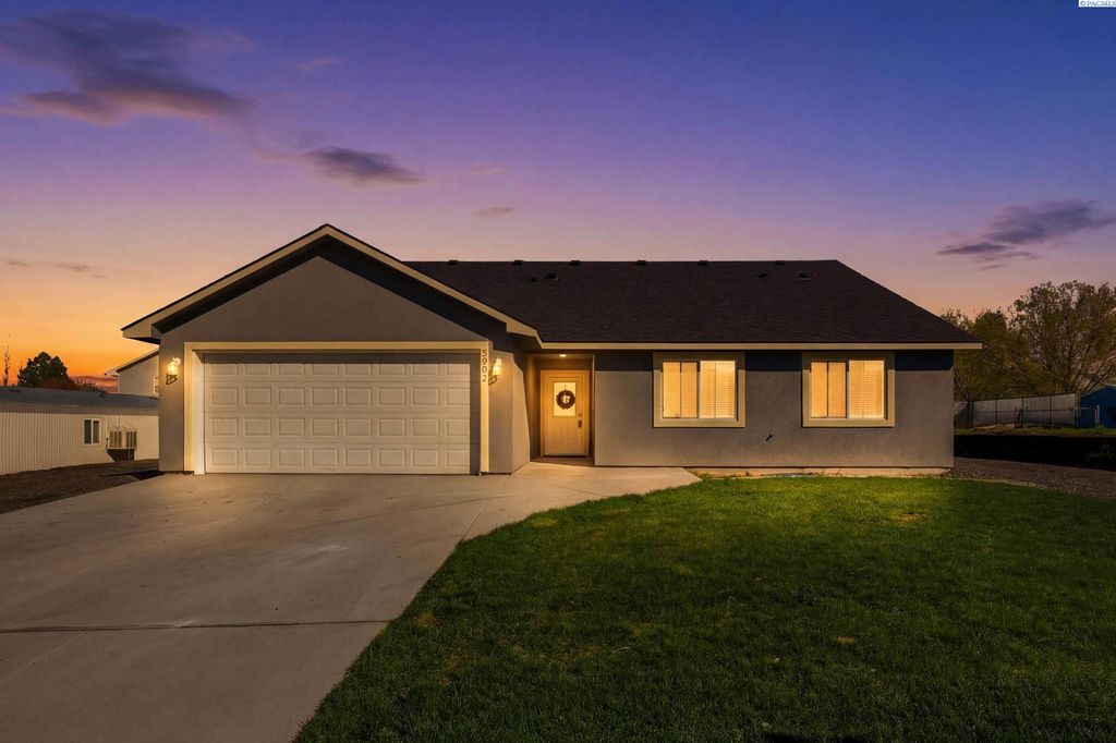3902 W Snow Ln, Benton City, WA 99320