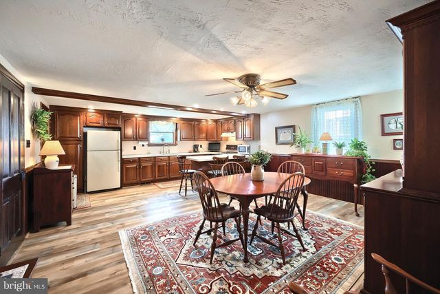 855 GREENBRIAR RD, York, PA 17404