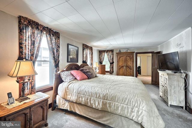 855 GREENBRIAR RD, York, PA 17404