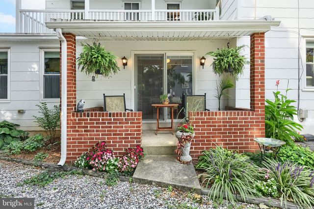 855 GREENBRIAR RD, York, PA 17404