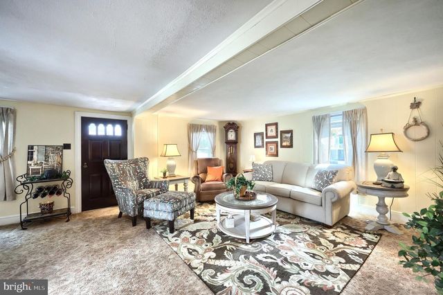 855 GREENBRIAR RD, York, PA 17404