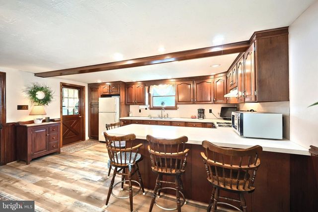855 GREENBRIAR RD, York, PA 17404