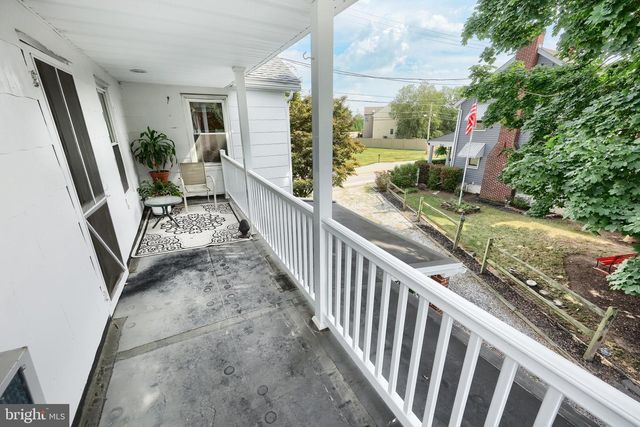 855 GREENBRIAR RD, York, PA 17404