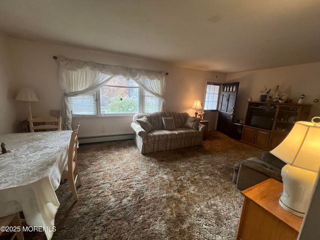 17 Helen Avenue, Freehold, NJ 07728