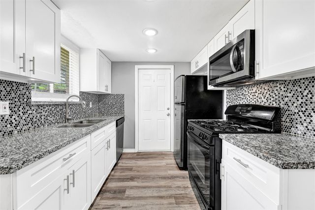 6407 Deirdre Anne Drive, Houston, TX 77088