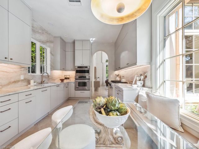 15627 Villoresi WAY, Naples, FL 34110