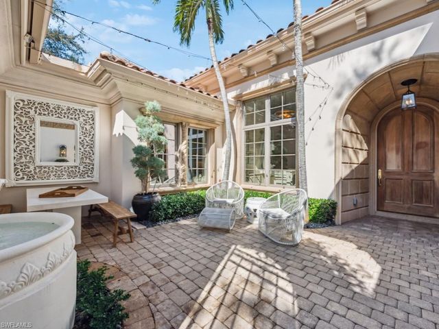 15627 Villoresi WAY, Naples, FL 34110